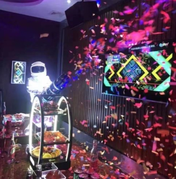 Confetti Cannon with Heart High Quality
